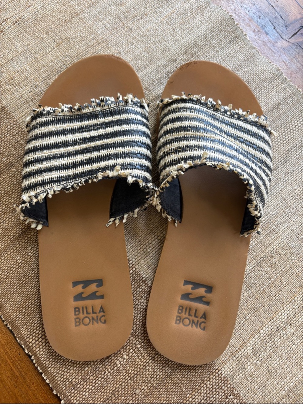 Billabong Tan Footbed Slide Sandals Black & cream Striped Strap w/ frayed edges